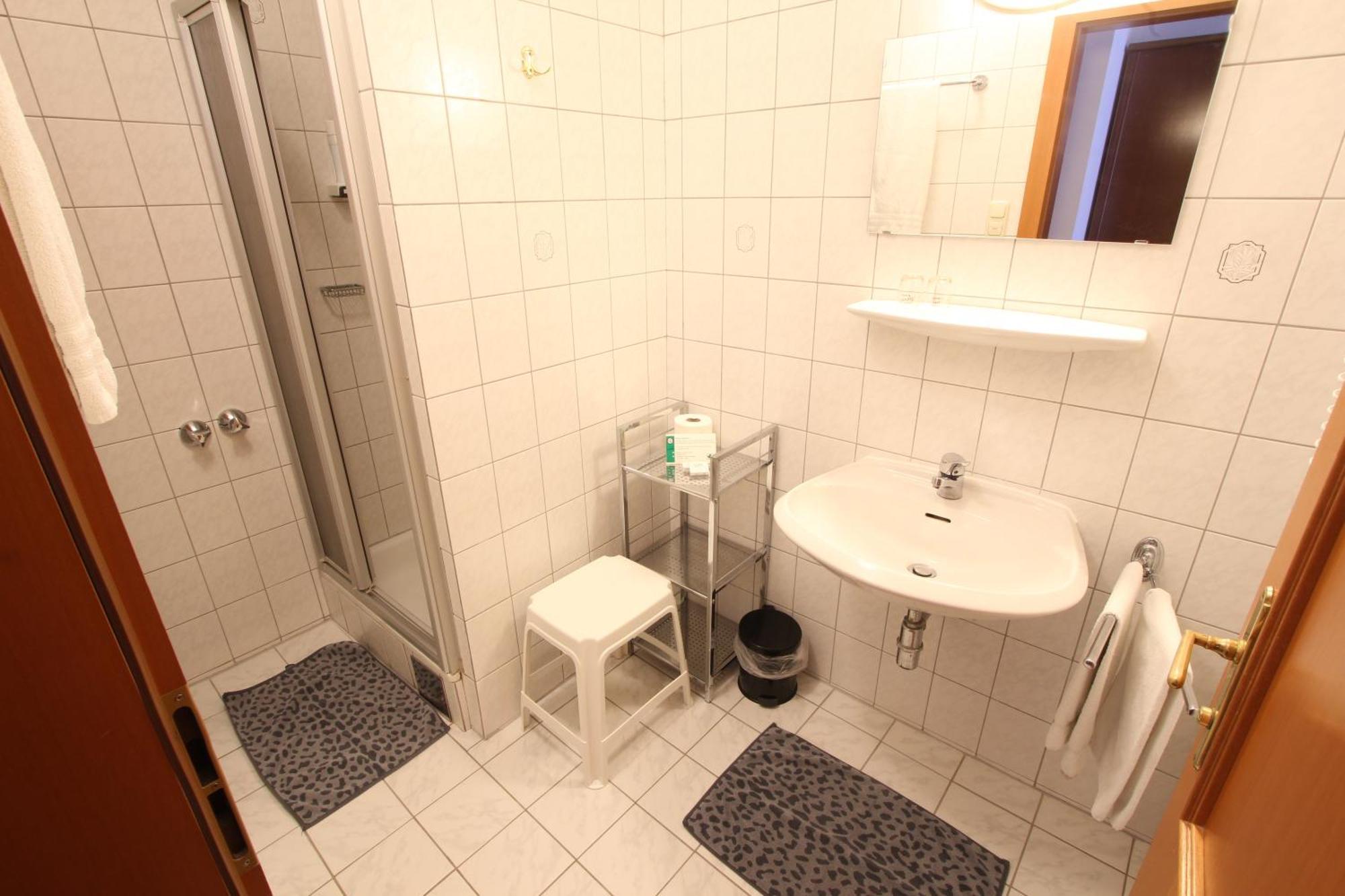 Cprooms24 Miesenbach  Esterno foto