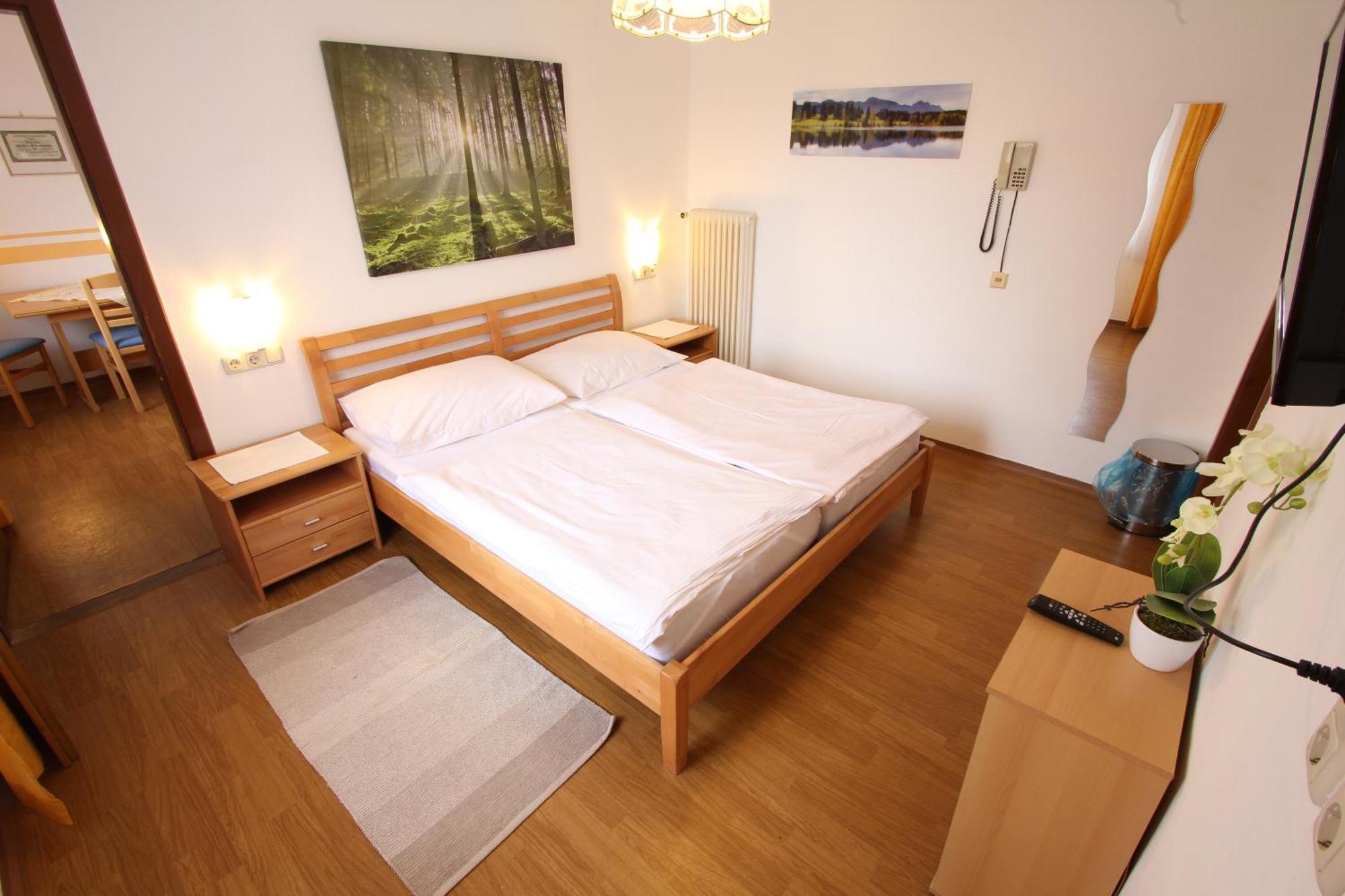 Cprooms24 Miesenbach  Esterno foto